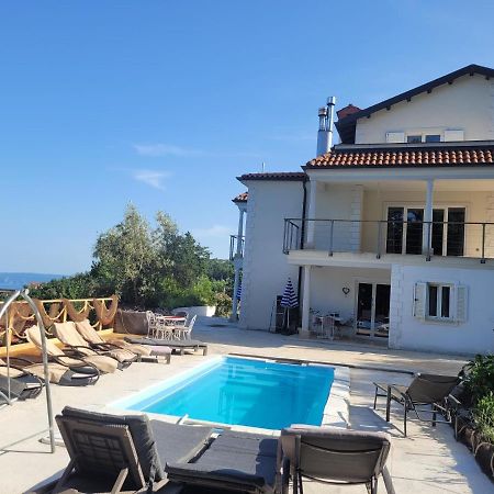 Apartments Chiara Mit Meerblick Und Pool Und Jacuzzi Ловран Экстерьер фото