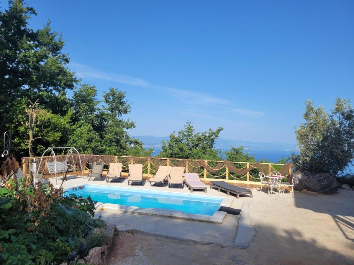 Apartments Chiara Mit Meerblick Und Pool Und Jacuzzi Ловран Экстерьер фото