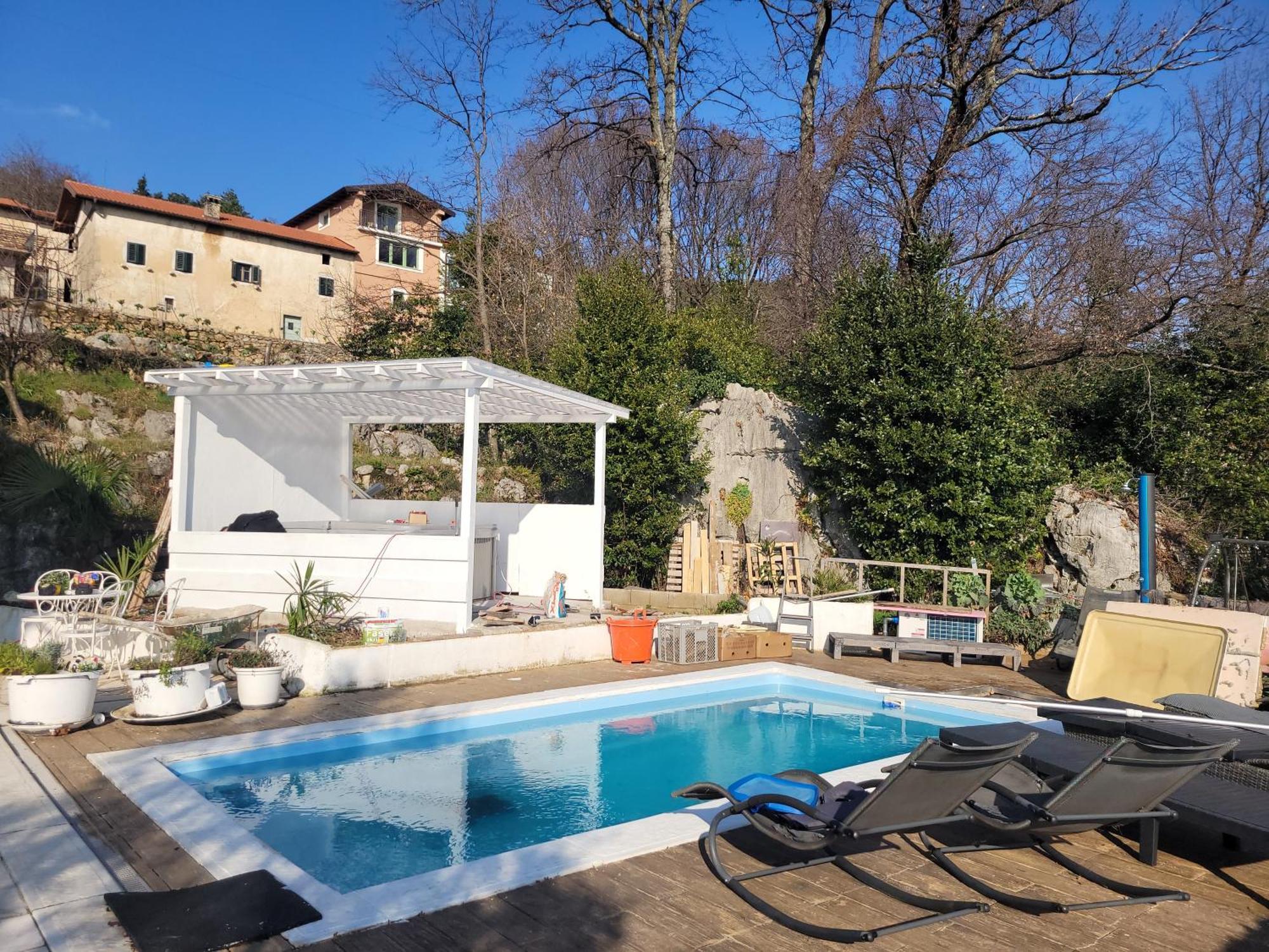 Apartments Chiara Mit Meerblick Und Pool Und Jacuzzi Ловран Экстерьер фото